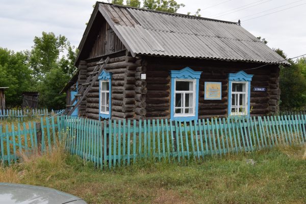 Здание площадью 23,2 кв.м расположенное по адресу: Курганская область, Целинный муниципальный округ, д. Полынный Лог